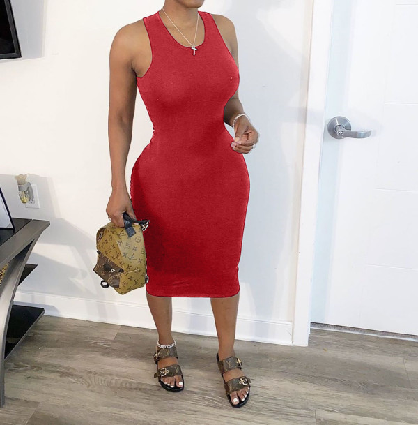 Plus Size Solid Sleeveless Ruched Slim Midi Tank Dress BGN-BN052