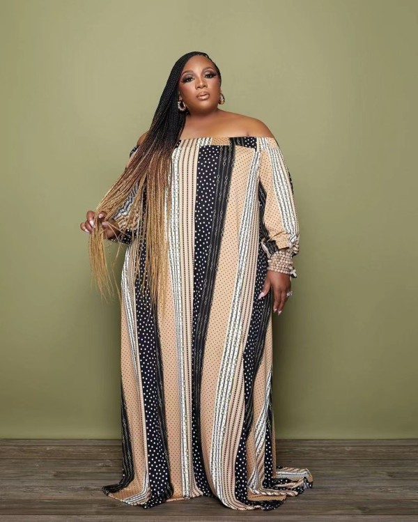 Plus Size Contrast Color Off-Shoulder Print Maxi Dress GWDS-211115