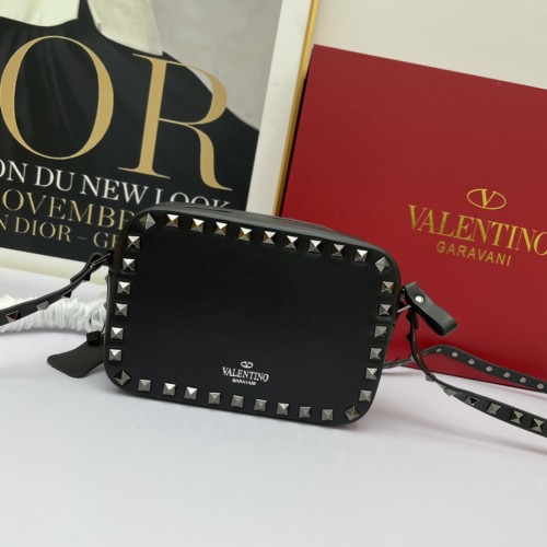 Valentino Women Shoulder Bags 18*12*6cm