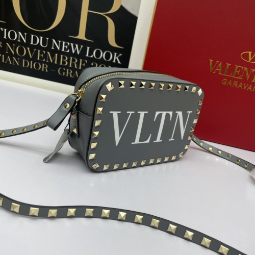Valentino Women Shoulder Bags 18*12*6cm