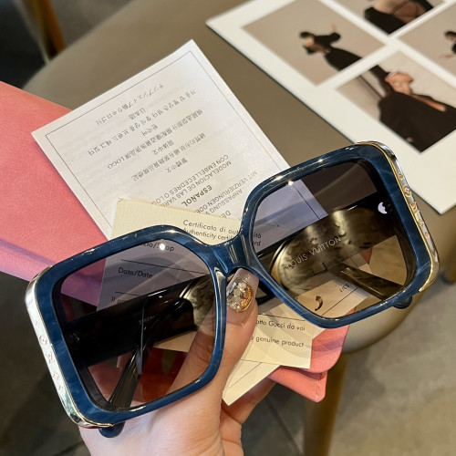 Louis Vuitton Z1664 Moon Square Sunglasses