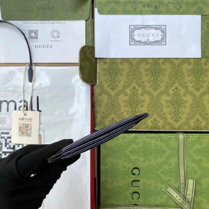 Gucci GG Card case with Interlocking Size 10*7cm Style: 673002