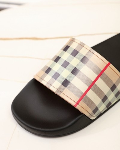 Burberry Mens Slippers Size 42