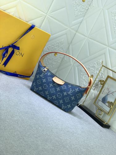 Louis Vuitton M82949 Hills Pochette Monogram Denim Denim Cowboy Shoulder Bags Size 20.5*6*16cm