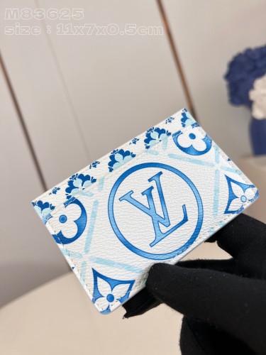 Louis Vuitton M83625 Card Holder Size 11*7*0.5cm