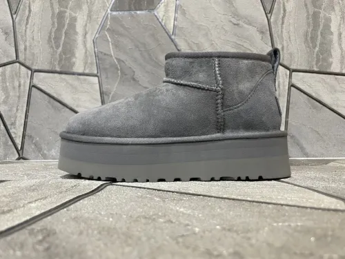 UGG Women Boots Size 35-40