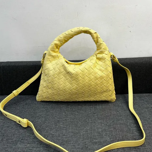 Bottega Veneta HO Shoulder Bags 28*17cm