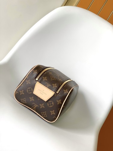 Louis Vuitton Clutch Bags Size 28*15*16.5cm