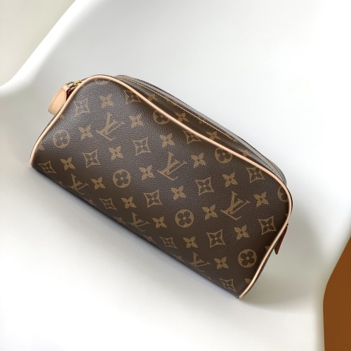 Louis Vuitton Clutch Bags Size 28*15*16.5cm