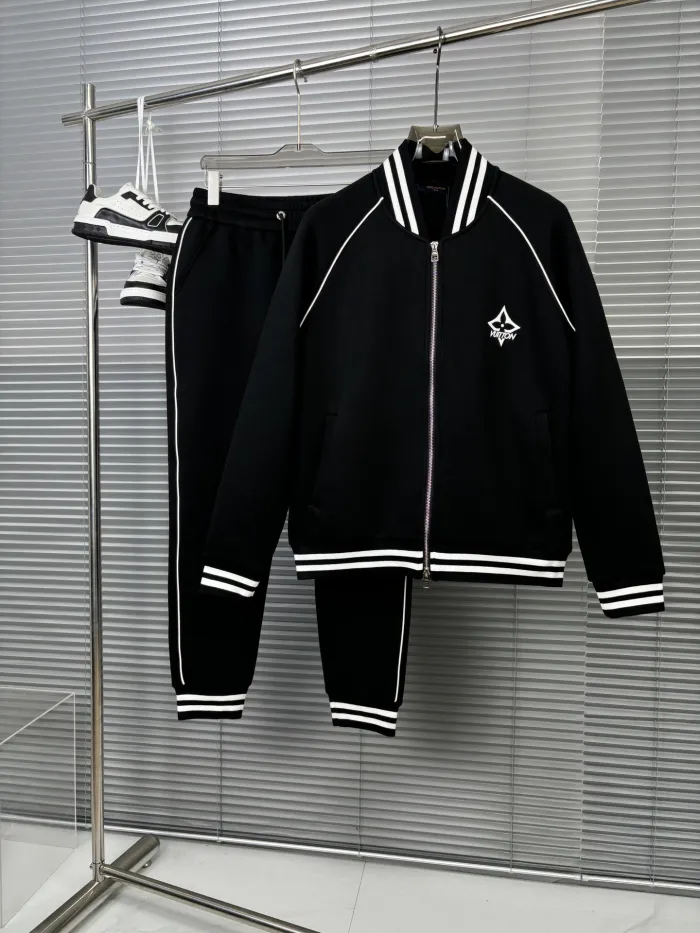 Louis Vuitton Unisex Jogging suit Size M-XXXL