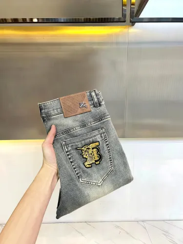 Burberry Jeans Men Size 29-38