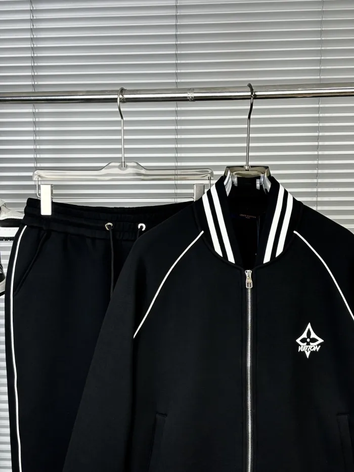 Louis Vuitton Unisex Jogging suit Size M-XXXL