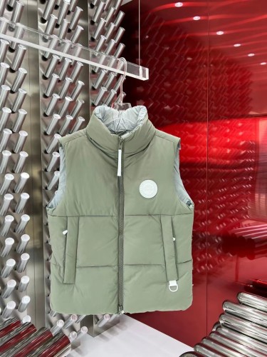 Canada Goose Winter Vest Size L