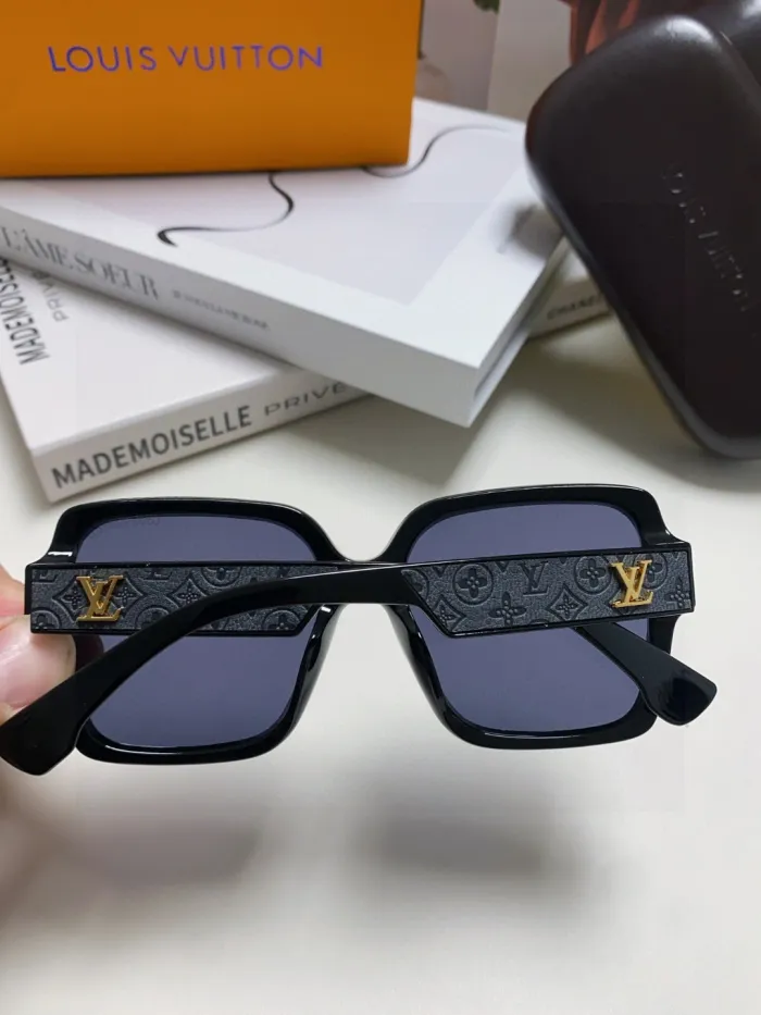 Louis Vuitton Sunglasses 4-Color