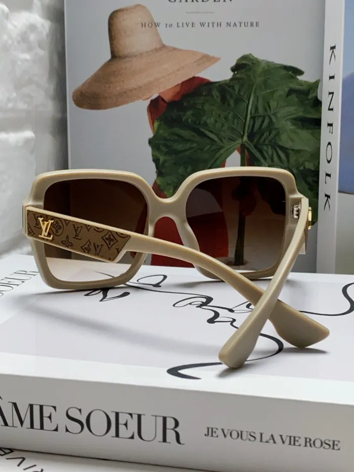 Louis Vuitton Sunglasses 4-Color