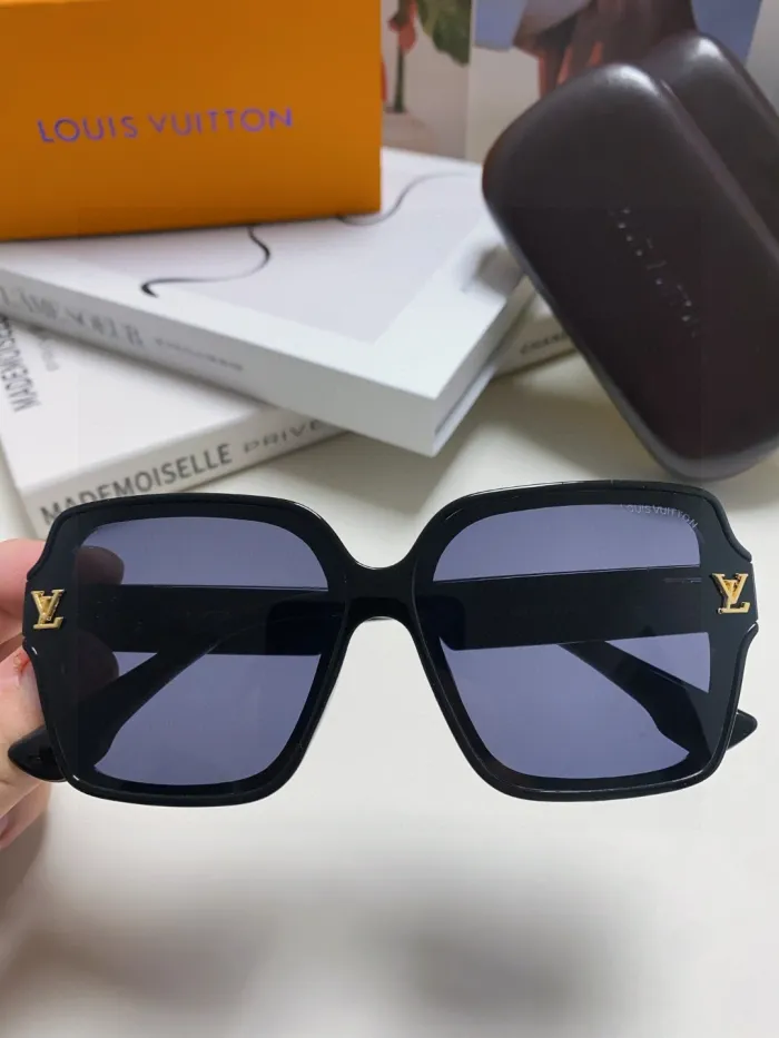 Louis Vuitton Sunglasses 4-Color