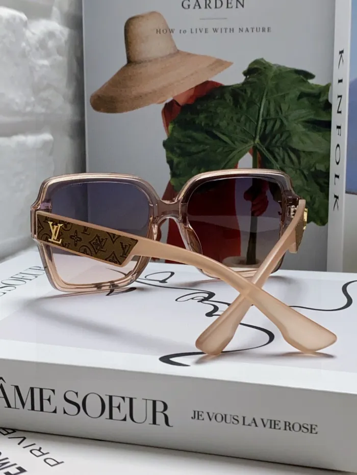 Louis Vuitton Sunglasses 4-Color