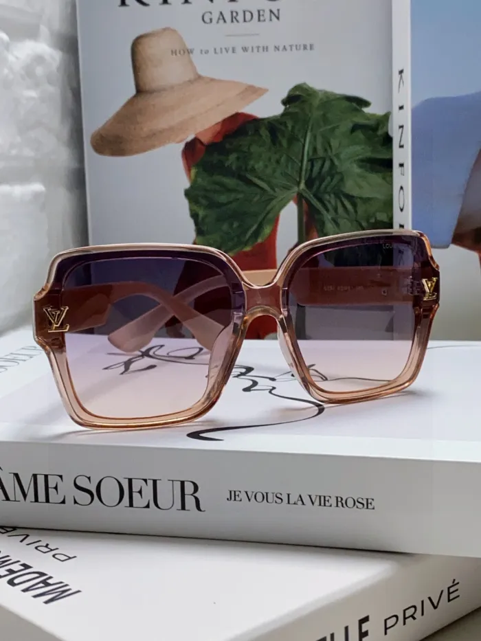 Louis Vuitton Sunglasses 4-Color