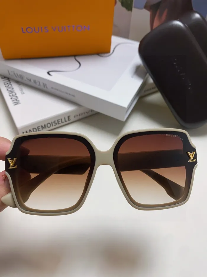 Louis Vuitton Sunglasses 4-Color