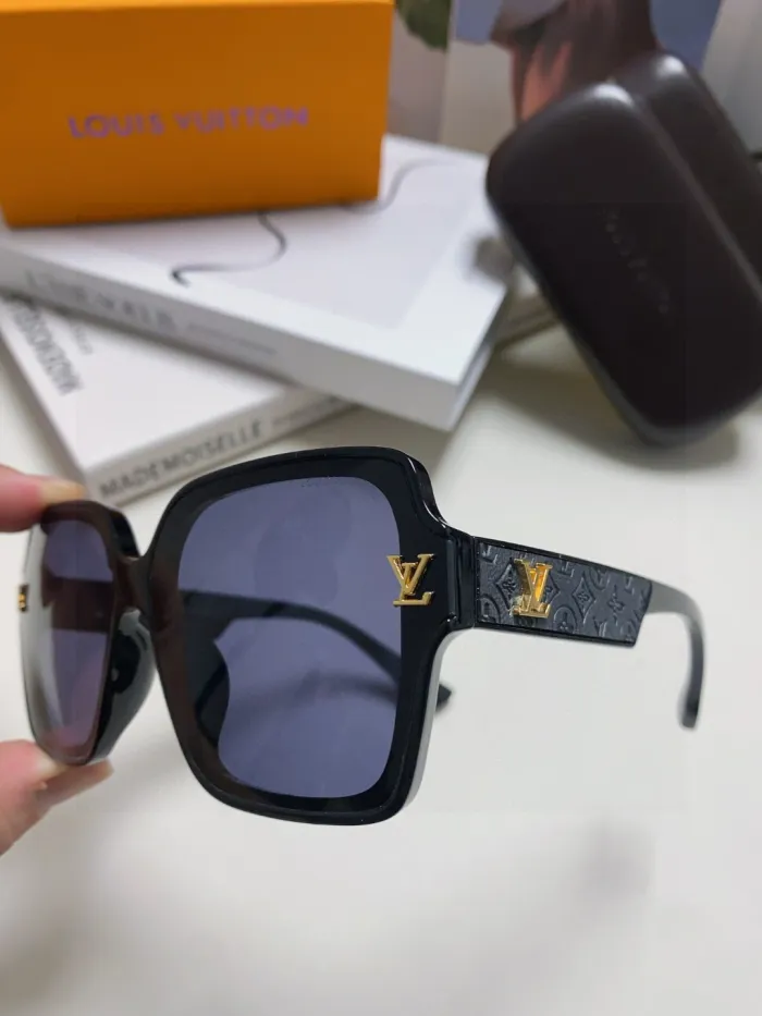 Louis Vuitton Sunglasses 4-Color