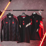 2025 M Utd Black Retro Style Soccer Jersey