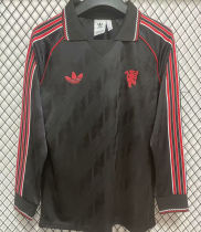 2025 M Utd Black Retro Style Fans Long Sleeve Soccer Jersey