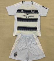 2025/26 Kansas City Home Kids Soccer Jersey 堪萨斯城体育