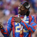 2024/25 Crystal Palace Home FA CUP FINAL VERSION Fans Soccer Jersey(带胸前小字，臂章，袖广告）