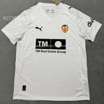 2025/26 Valencia Home White Fans Soccer Jersey  带广告5