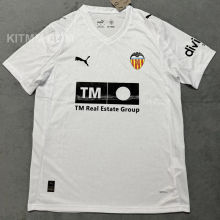 2025/26 Valencia Home White Fans Soccer Jersey  带广告5