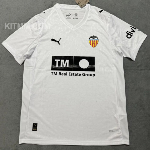 2025/26 Valencia Home White Fans Soccer Jersey  带广告5
