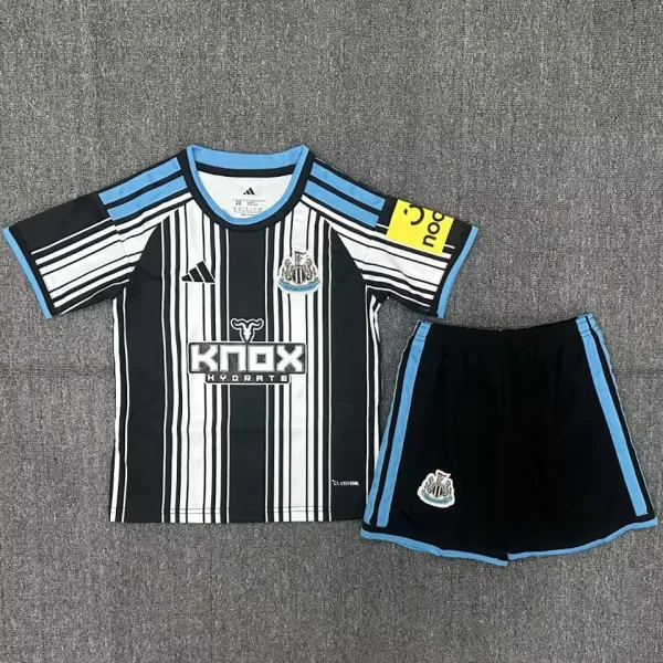 2026/27 Newcastle Home Kids Soccer Jersey 带胸前广告