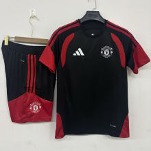 2026/27 M Utd Black Training Jersey (A Set) 红黑裤