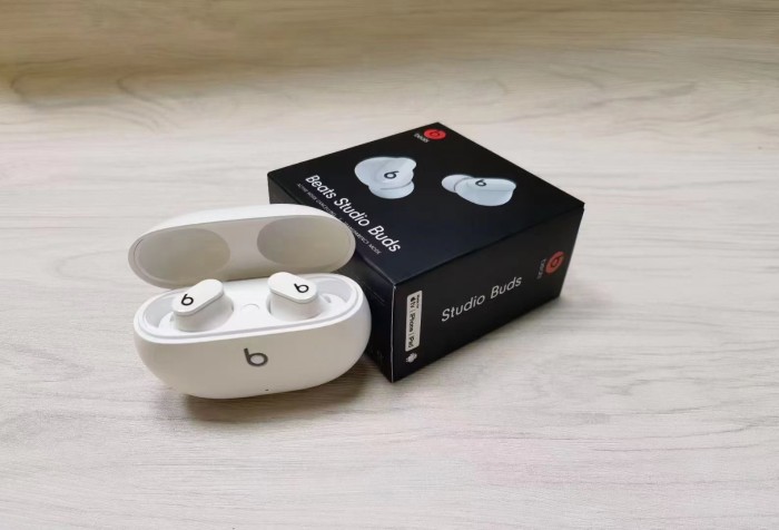 Beats Studio Buds