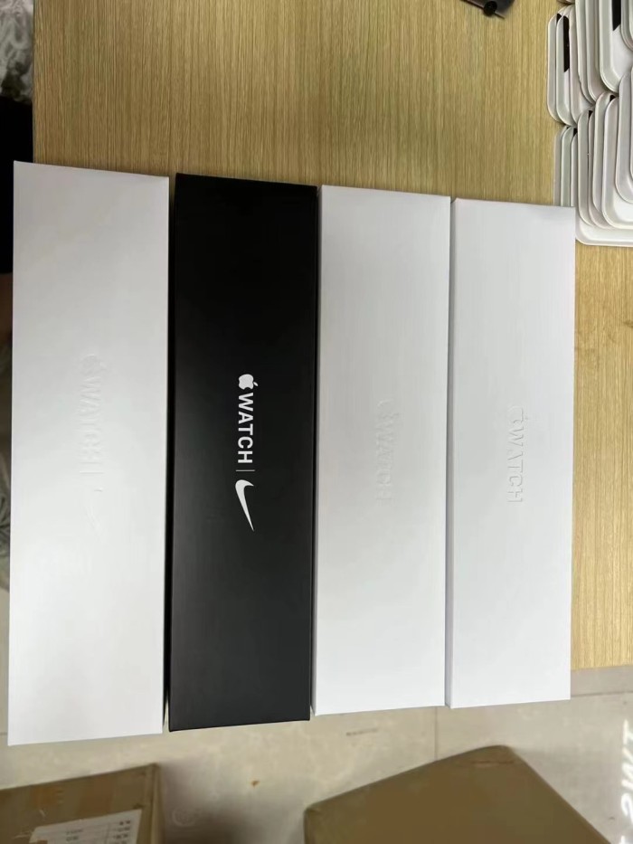 Apple Watch S10（Contact on WhatsApp to order）