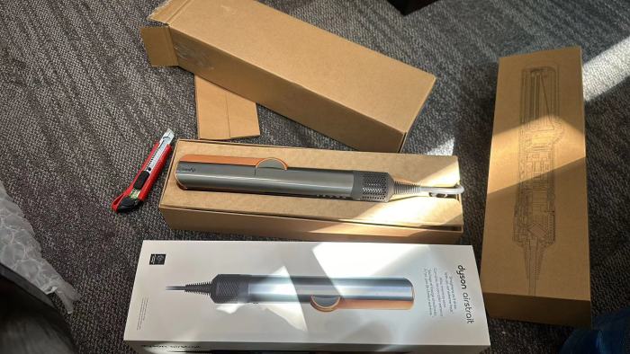 Dyson hair straightener