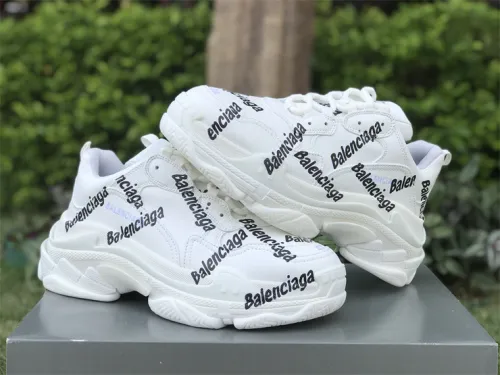 Paris TRIPLE S logo white dad shoes（7-12 work day deliver）