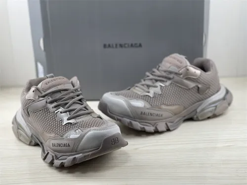 Balenciaga low-top gold color（7-12 work day deliver）