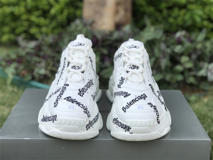 Paris TRIPLE S logo white dad shoes（7-12 work day deliver）