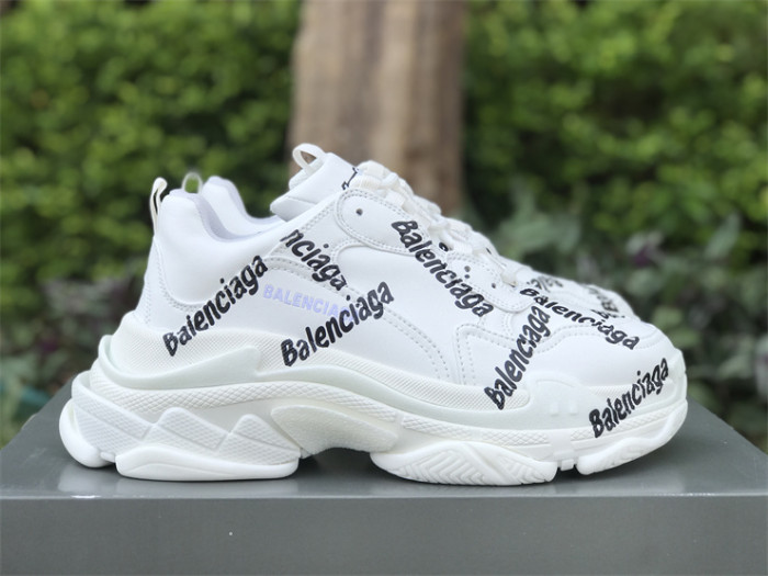 Paris TRIPLE S logo white dad shoes（7-12 work day deliver）