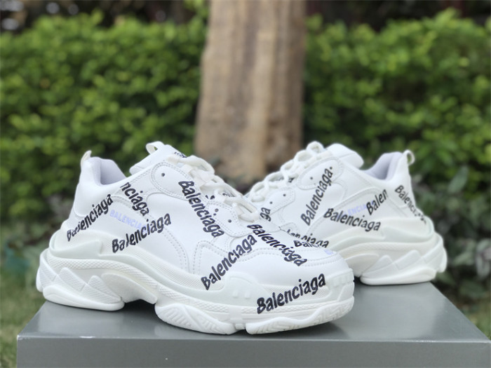 Paris TRIPLE S logo white dad shoes（7-12 work day deliver）