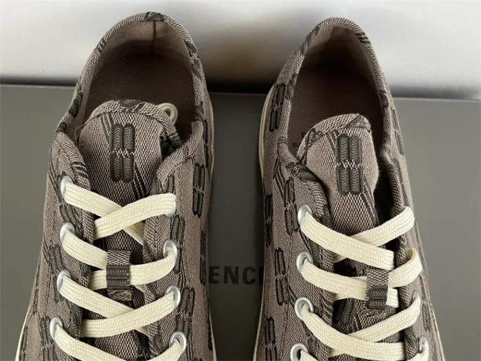 Balenciaga low-top canvas shoes（7-12 work day deliver）