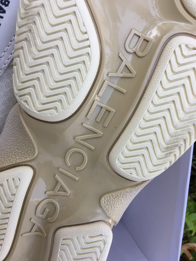 Balenciaga Triple S Beige（7-12 work day deliver）