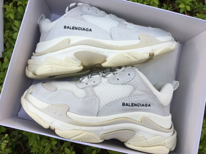 Balenciaga Triple S Beige（7-12 work day deliver）