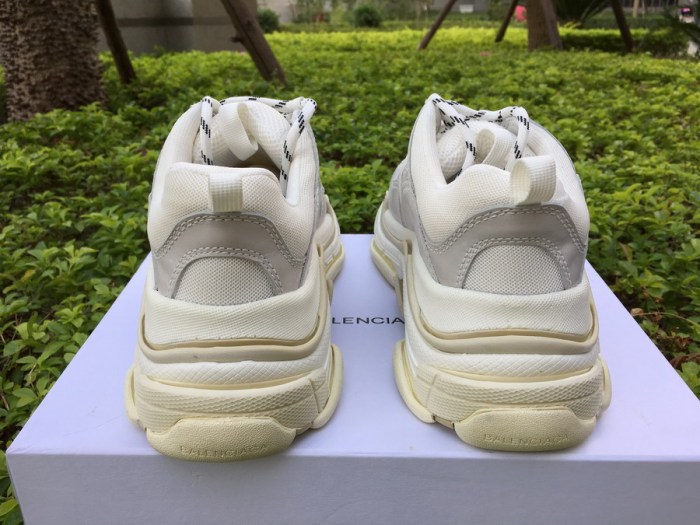 Balenciaga Triple S Beige（7-12 work day deliver）