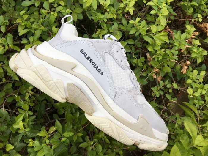 Balenciaga Triple S Beige（7-12 work day deliver）