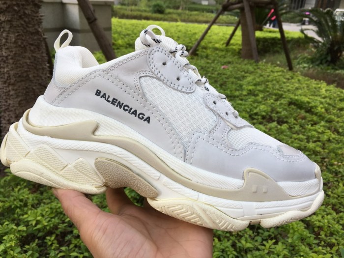 Balenciaga Triple S Beige（7-12 work day deliver）