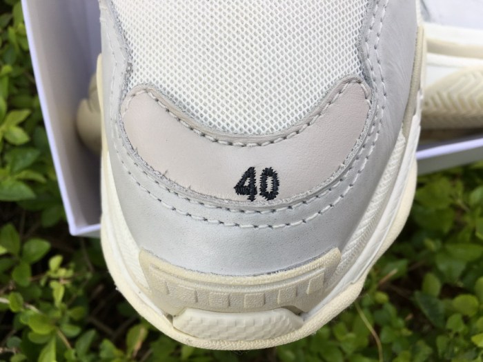 Balenciaga Triple S Beige（7-12 work day deliver）