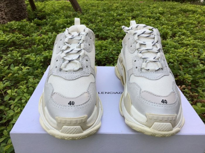 Balenciaga Triple S Beige（7-12 work day deliver）