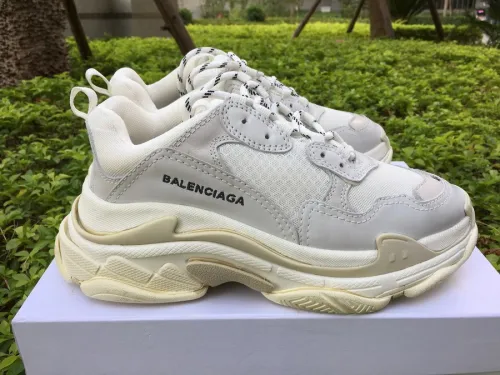 Balenciaga Triple S Beige（7-12 work day deliver）